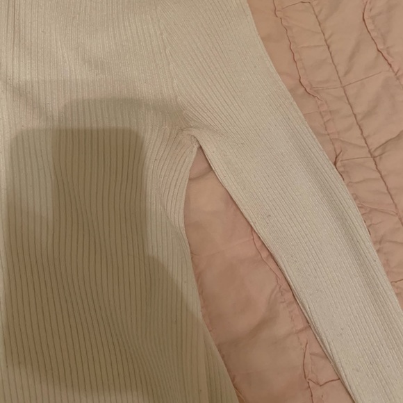 Express Ribbed Turtleneck - Picture 5 of 7